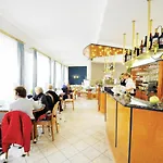 Cafe Am Donautor Maison d'hôtes *