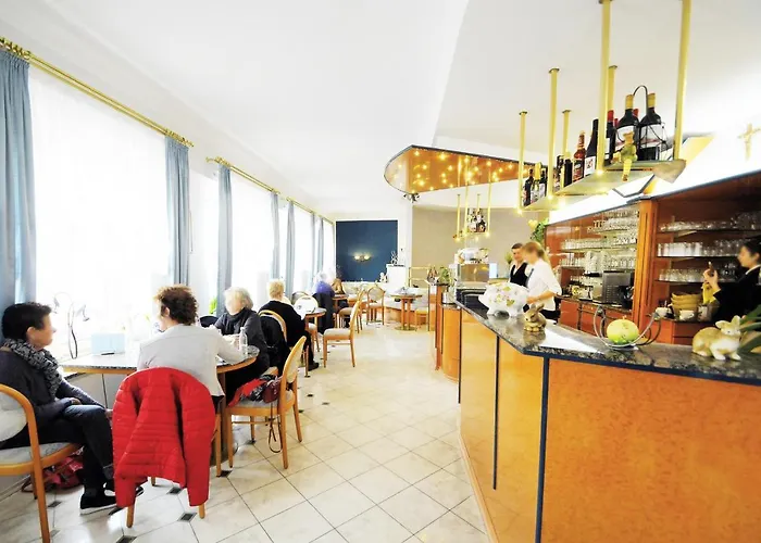 Cafe Am Donautor Vendégház *